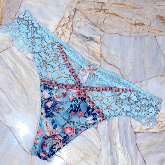 Victoria SecretBlue Thong Panty Shimmer Small